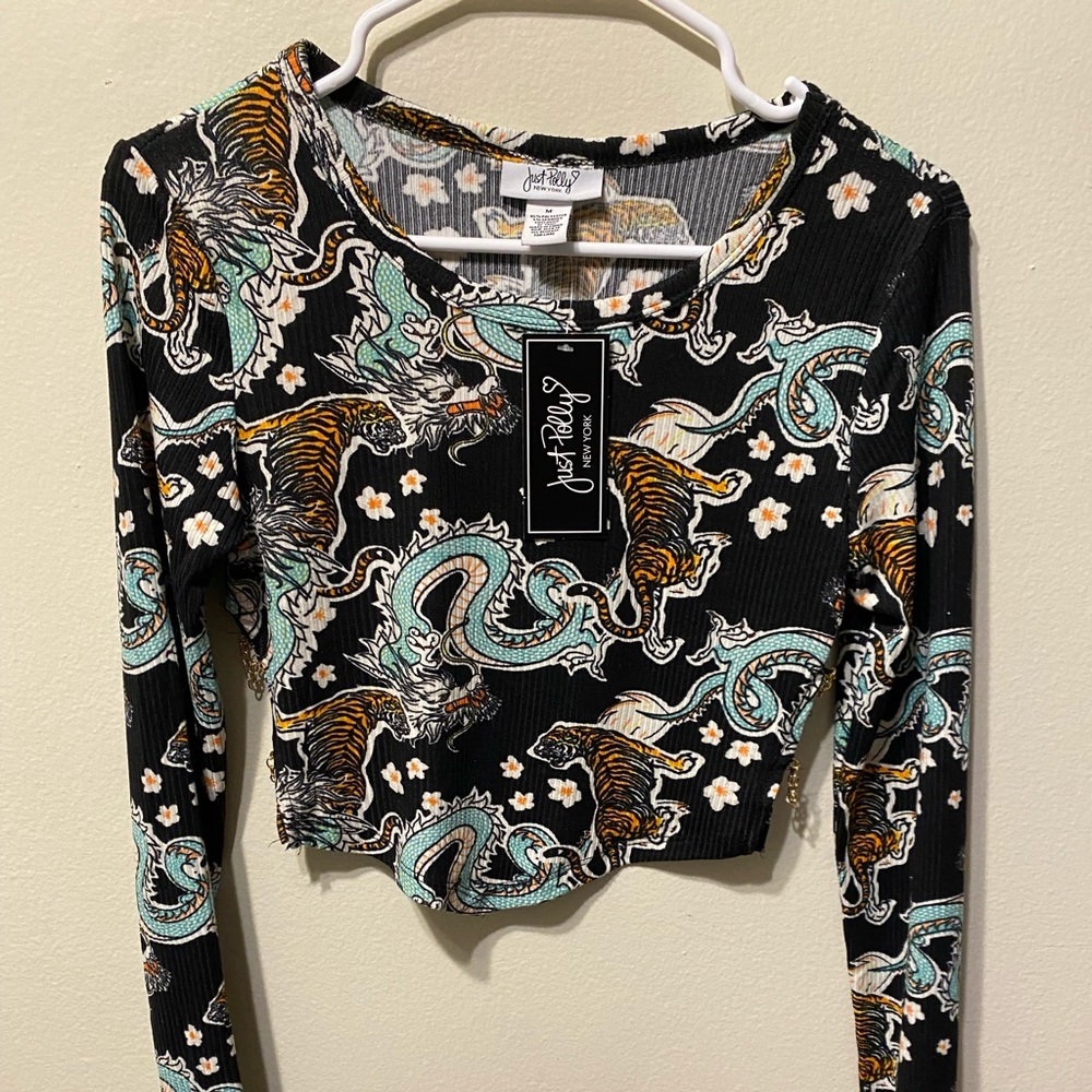 Dragon Croptop with chains on the Sides